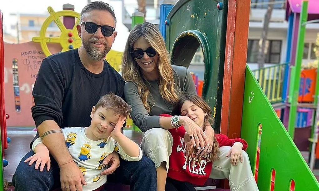 Κατερίνα Βαρδή: Τακτοποιεί το δωμάτιο με τη μαμά της - Time lapse βίντεο