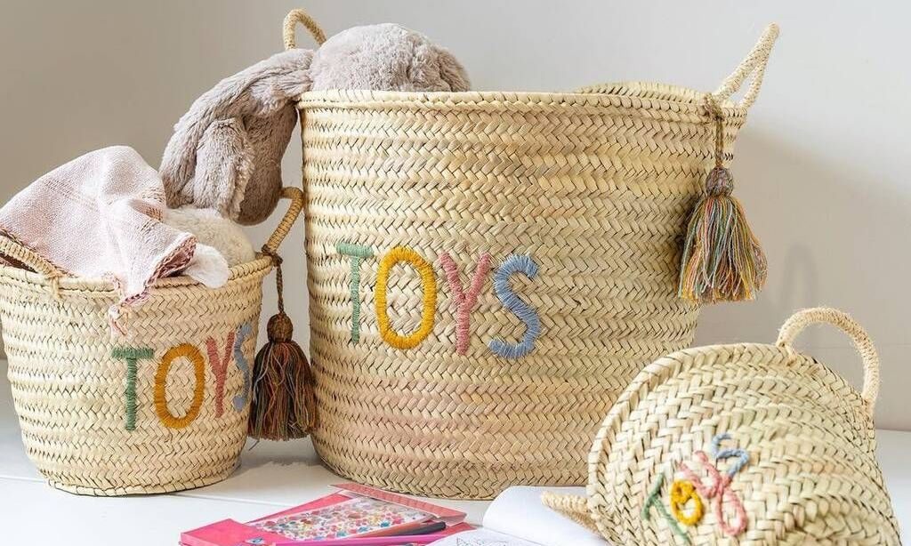 Έξυπνοι τρόποι να τακτοποιήσετε τα παιχνίδια που βρίσκονται στο σαλόνι