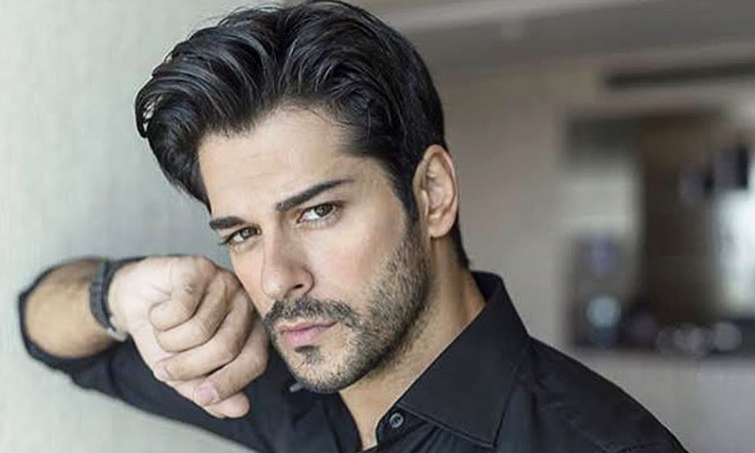 Burak Ozcivit: Ο πρωταγωνιστής του «Kara Sevda» δημοσίευσε φωτογραφία με τον γιο του (pics)