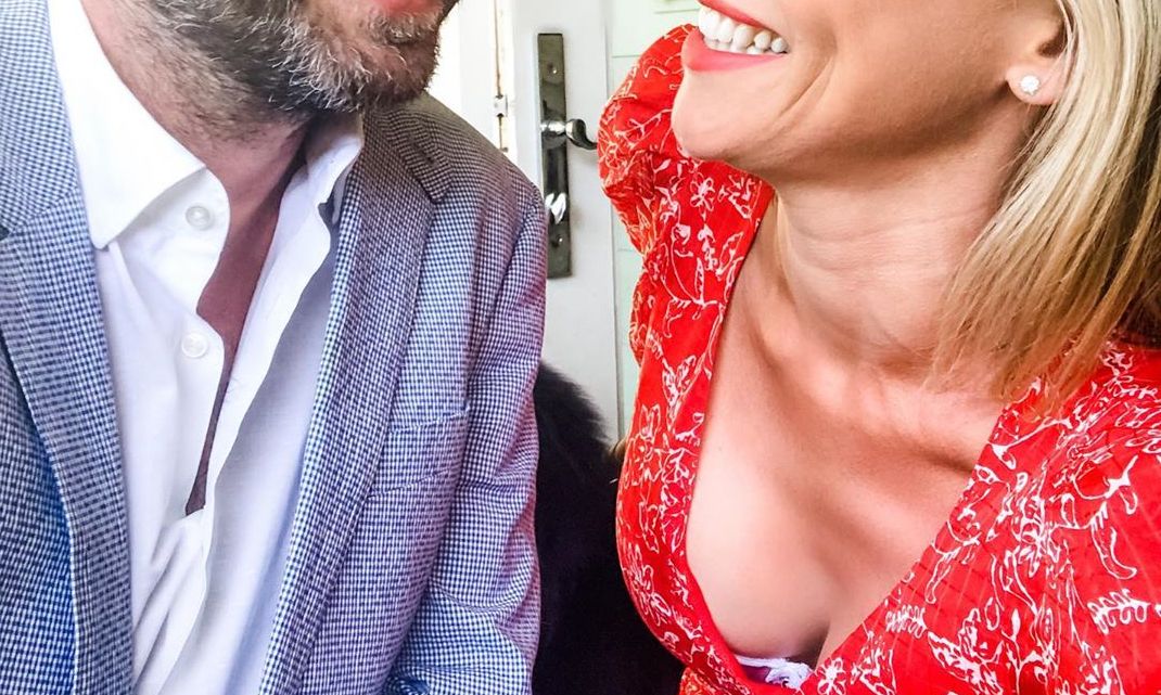 Ο αγαπημένος ηθοποιός γιόρτασε τα 15 χρόνια γάμου με μια απίθανη αφιέρωση (photos)