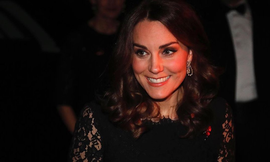 Η Kate Middleton περιμένει αγόρι; Τα σημάδια που δεν πρόσεξε κανείς (pics)