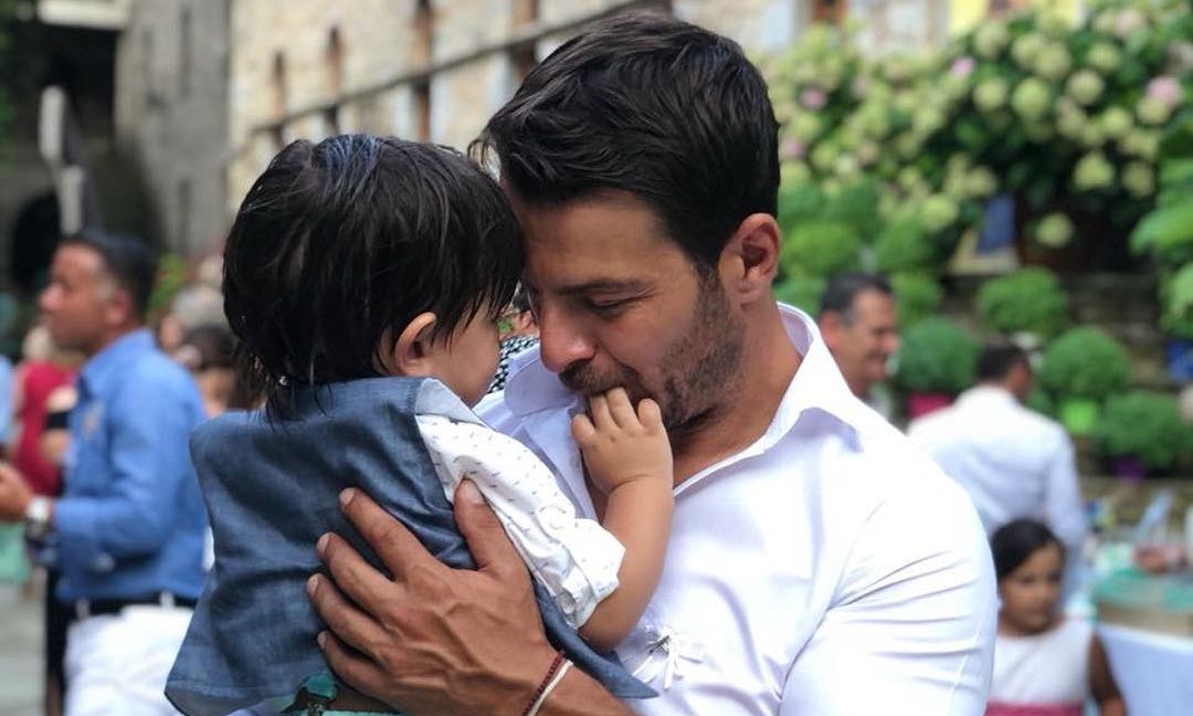 Γιώργος Αγγελόπουλος: Η πατρότητα του πάει πολύ και ιδού 6 φωτογραφίες που το αποδεικνύουν (pics)