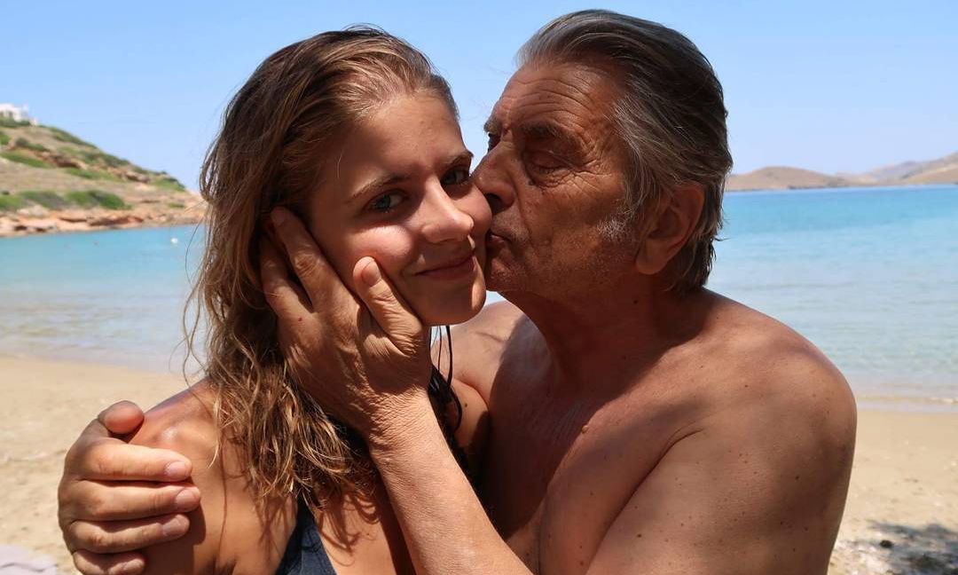 Το συγκινητικό τραγούδι που αφιερώνει η «Δρόσω» στον πραγματικό της πατέρα (pics+vid)