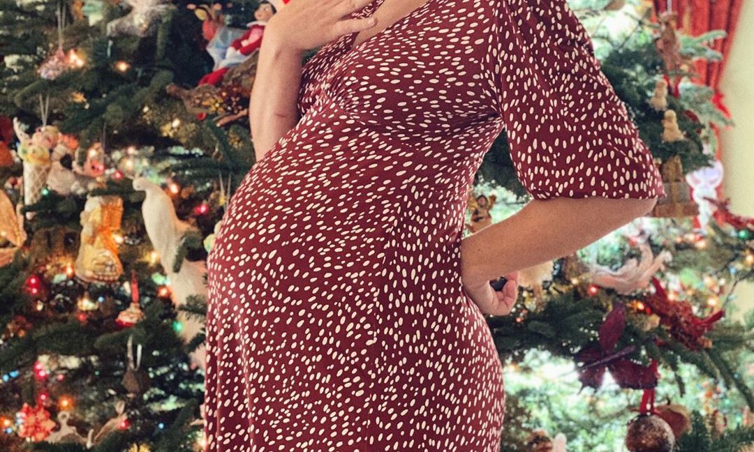 Με αφορμή τα γενέθλιά της δημοσίευσε φωτογραφία δείχνοντάς μας τη φουσκωμένη κοιλίτσα (pics)