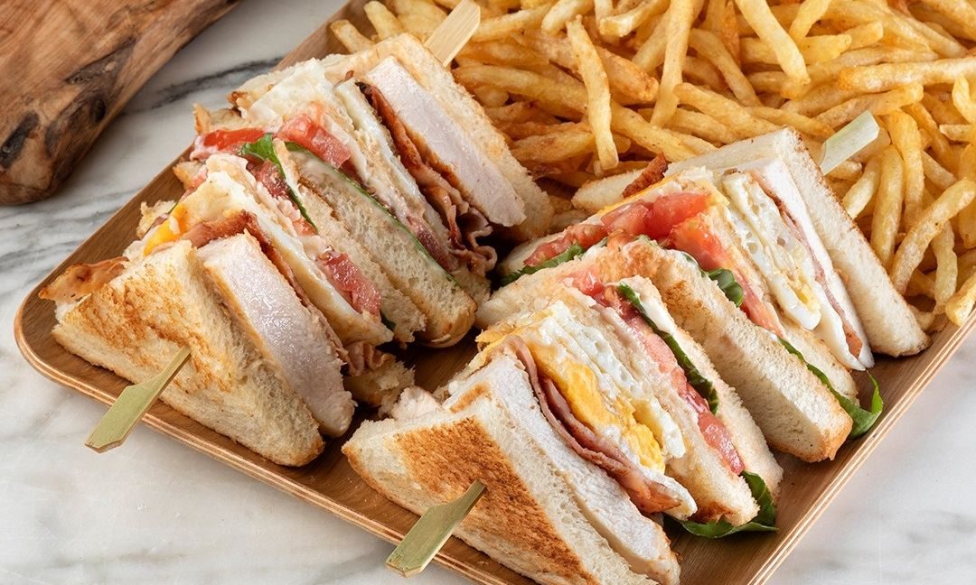 Caesar club sandwich - Έτοιμο σε 25 λεπτά