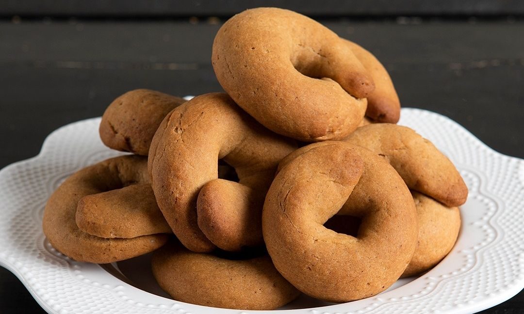 Μουστοκούλουρα από τον Άκη Πετρετζίκη