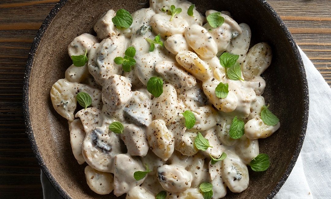 Nιόκι με κοτόπουλο, λευκή σάλτσα και λάδι τρούφας