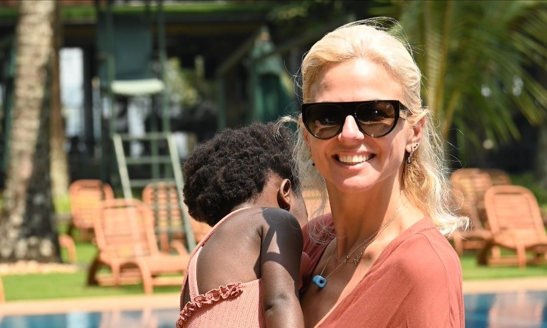 Χριστίνα Κοντοβά: Η Έιντα αποφοίτησε από την Α' Δημοτικού και μας δείχνει τον εντυπωσιακό έπαινό της