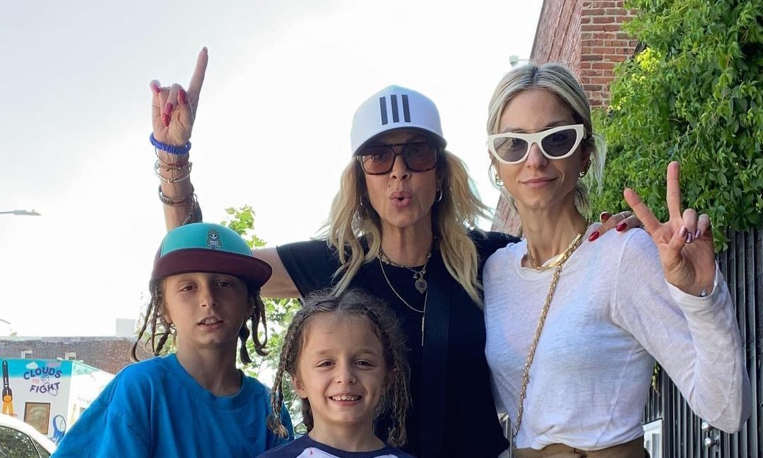 Άννα Βίσση: Συνάντηση...κορυφής με την κόρη της και τα εγγόνια της στο Κάπρι