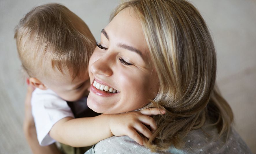 «Μητέρα σε κάνει η αγάπη, η φροντίδα και ο χρόνος που δίνεις σε ένα παιδί»
