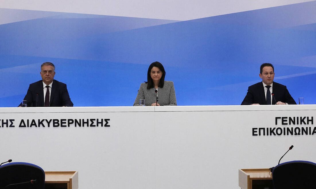 Κεραμέως στο CNN Greece: Δεν υπάρχει επιστροφή στην κανονικότητα, αν δεν ανοίξουν τα σχολεία