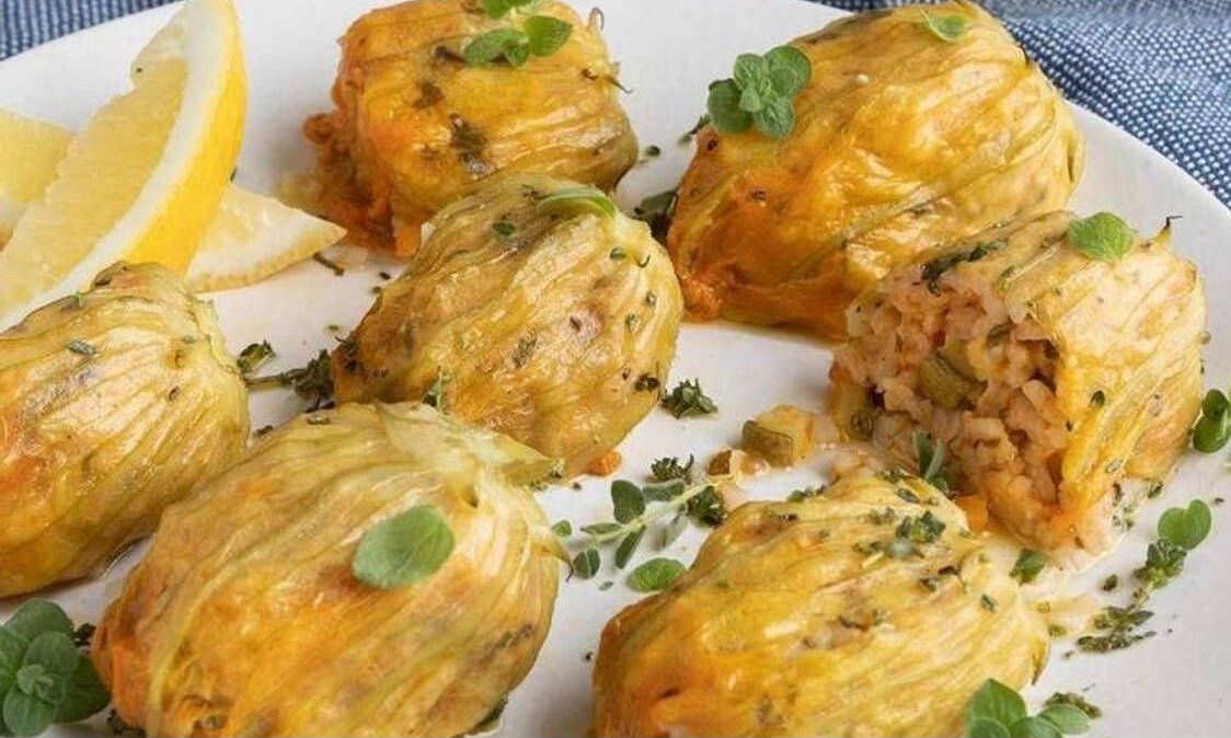 Κολοκυθοανθοί γεμιστοί από τον Άκη Πετρετζίκη