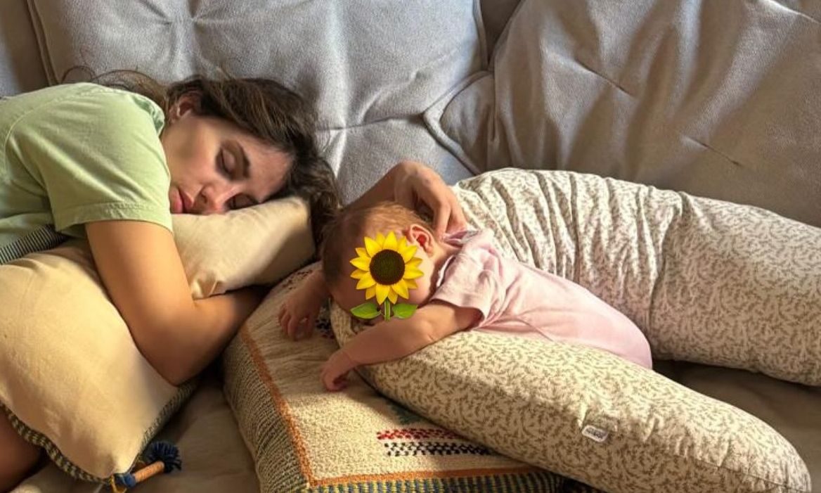 Νέες μαμάδες, θα ταυτιστείτε: Η Παυλίνα Βουλγαράκη δείχνει πώς είναι οι πρώτες μέρες με μωρό