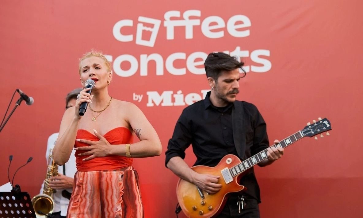 Δεύτερο Coffee Concert by Miele: Ένα απολαυστικό live στον πιο urban κήπο με την Πέννυ Μπαλτατζή