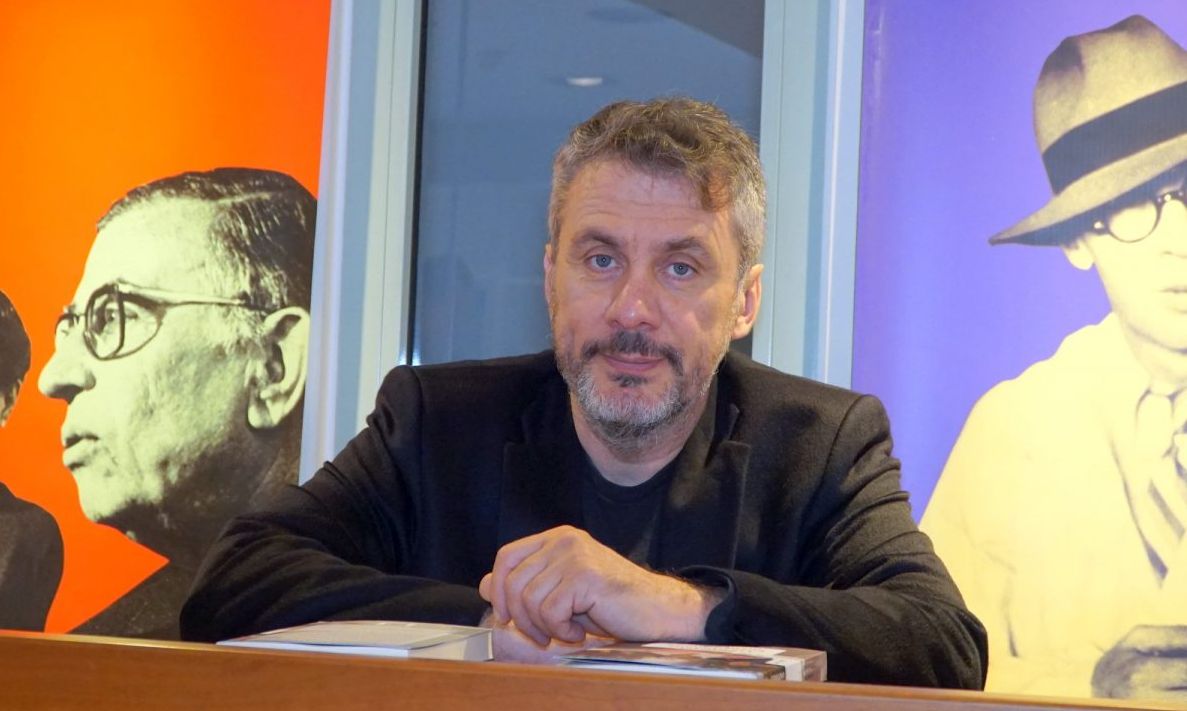 Ο Δημήτρης Στεφανάκης και οι “Ευτυχισμένες οικογένειες”