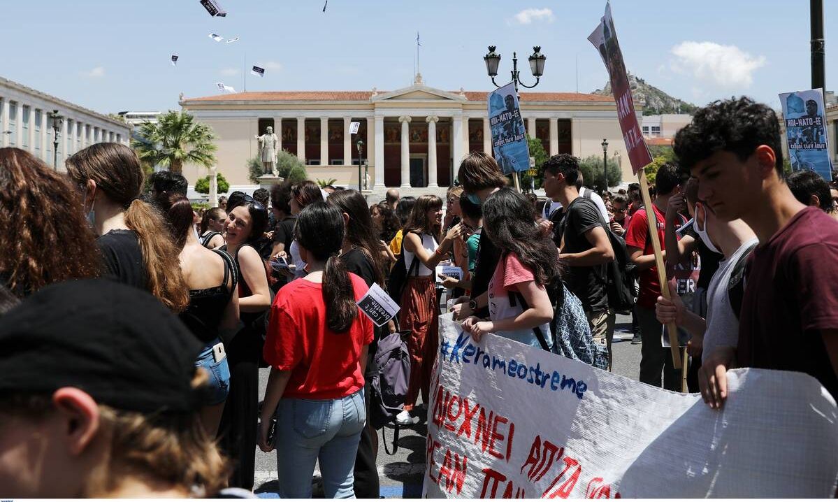 Σε απεργιακό κλοιό η χώρα – Τι ισχύει με τα μέσα μεταφοράς