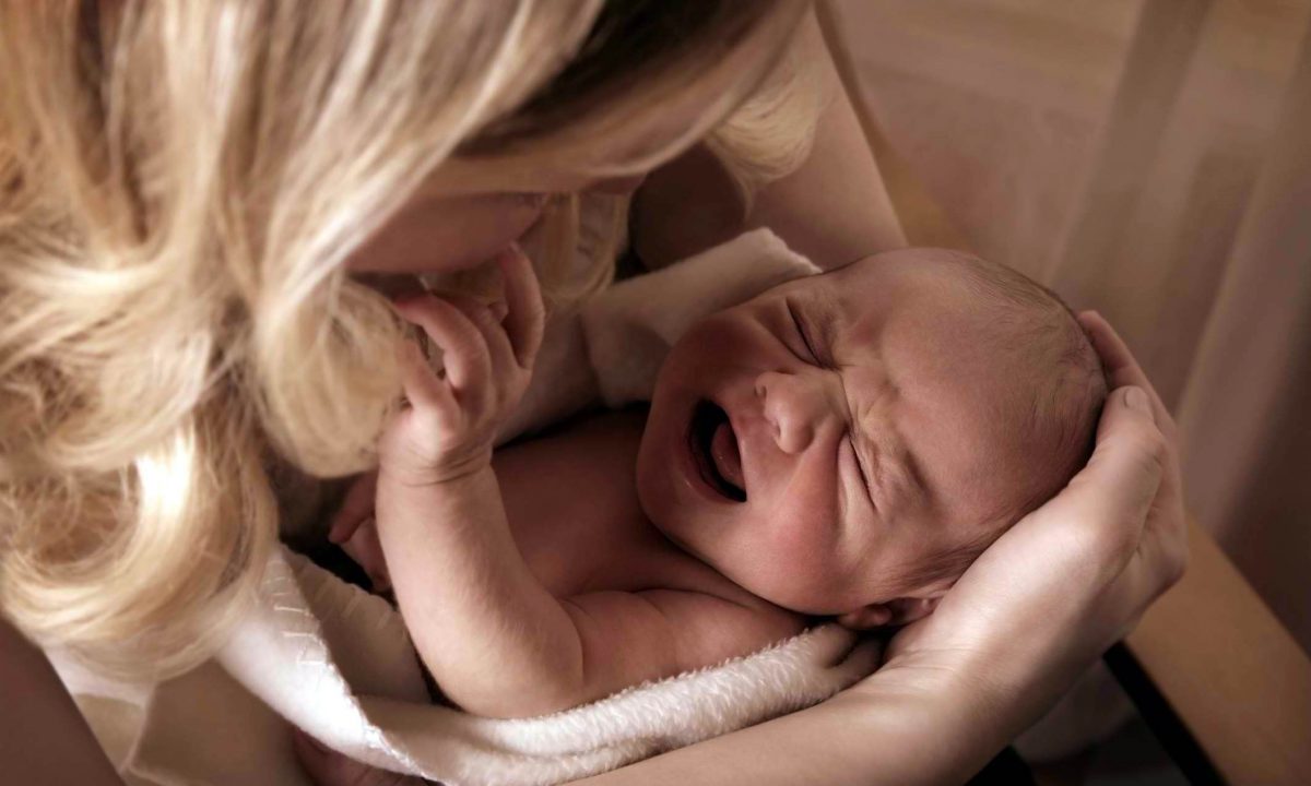 20+1 τρόποι να σταματήσει το μωρό να κλαίει!
