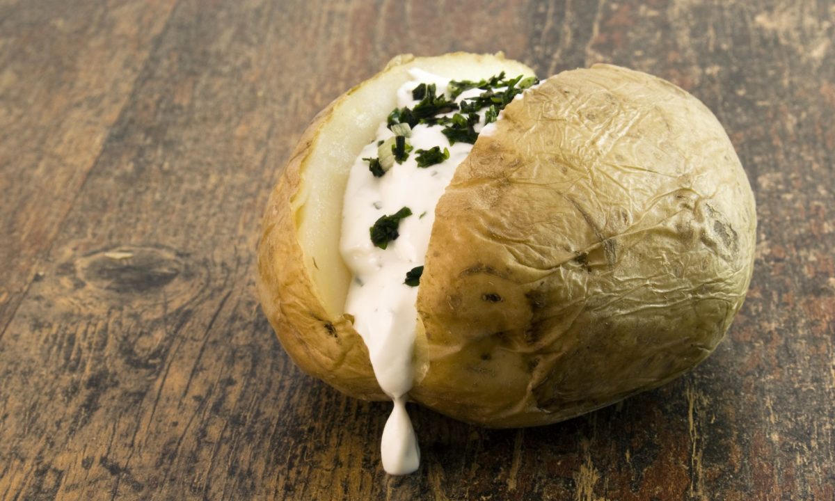 Ψητές πατάτες με σος τυριού!
