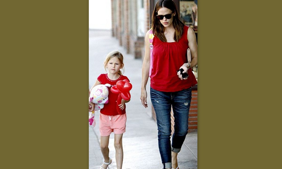 Jennifer Garner-Violet: Ασορτί στα κόκκινα μαμά και κόρη!