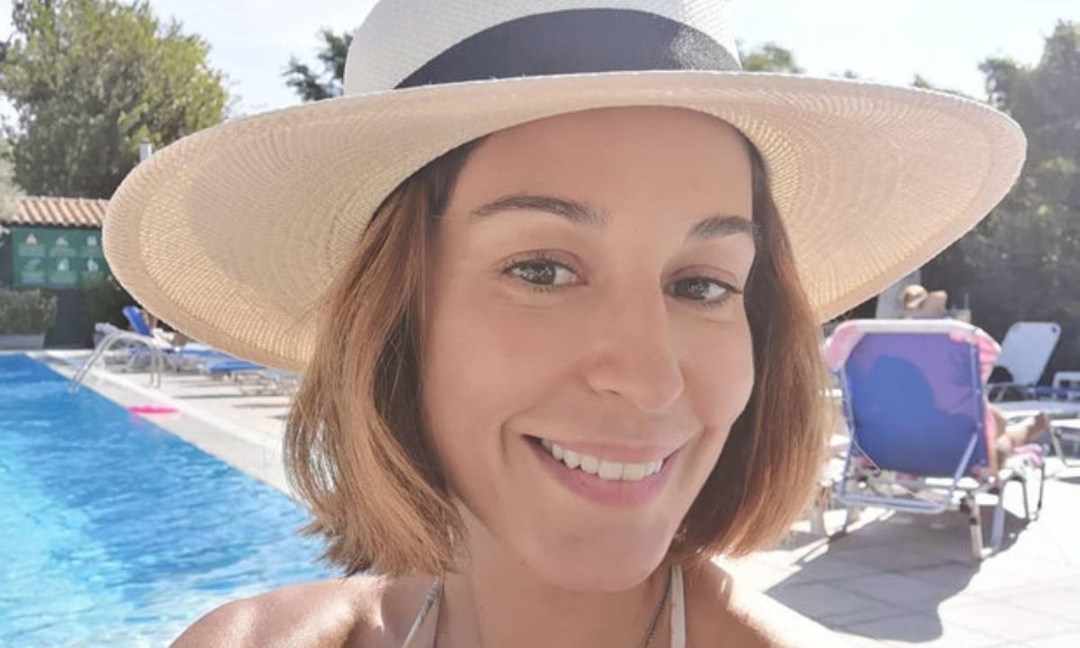 Μα πόσο φούσκωσε: Η Κατερίνα Παπουτσάκη μας δείχνει για πρώτη φορά την κοιλίτσα της