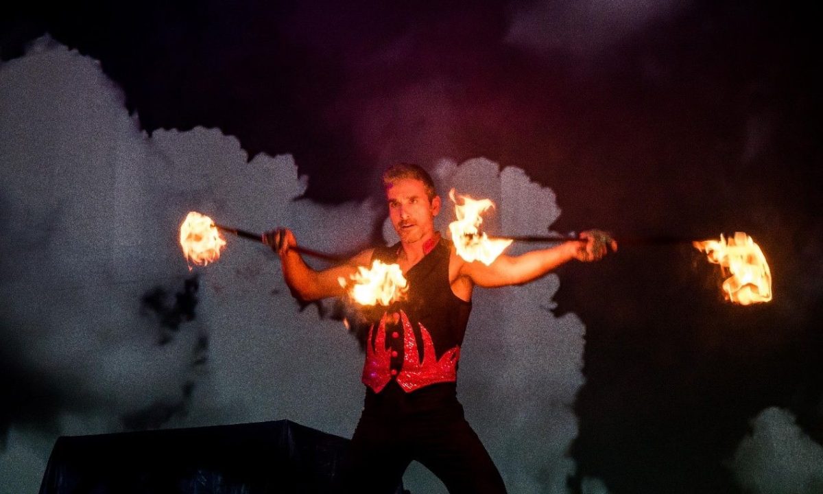 Christmas Fantasy Fun Park and Theater: Magic show "Οι Τρεις Μάγοι με τα Κόλπα"