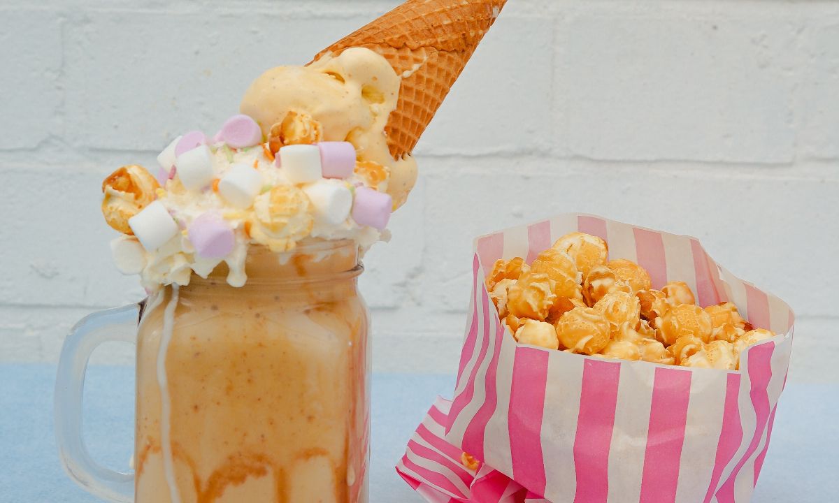 Όχι άλλο milkshake: Φτιάξε μόνη σου τα πιο εύκολα freakshakes