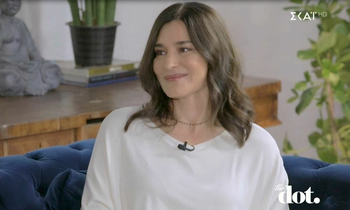 Συγκινεί η Μαρία Ναυπλιώτου: «Οι γονείς μου έφυγαν μέσα σε 1 χρόνο. Ήταν μικροί σε ηλικία»