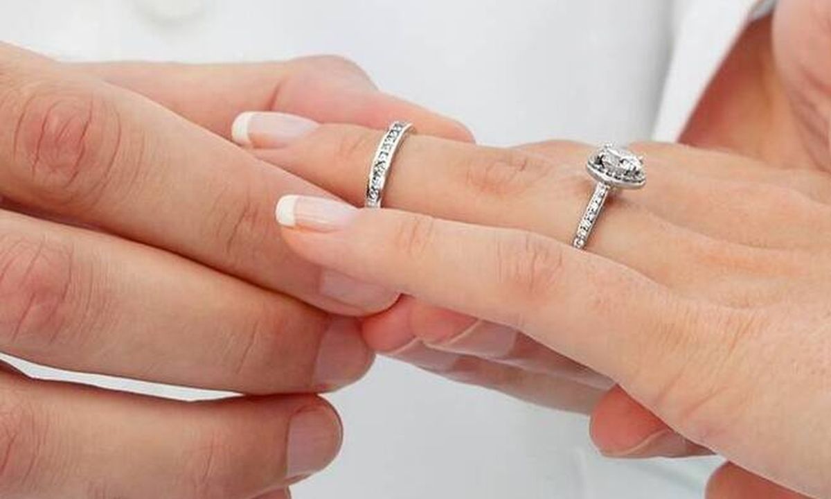 Ζευγάρι της ελληνικής σόουμπιζ πρώτα ακύρωσε τον γάμο του και τώρα χώρισε οριστικά! (photos)