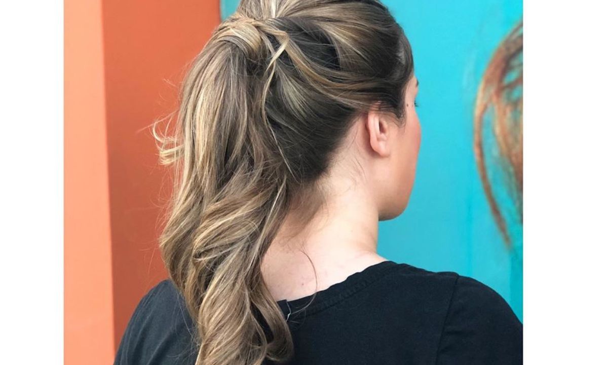 9 τρόποι να κάνεις αλογοουρά για να αντιμετωπίσεις τον καύσωνα