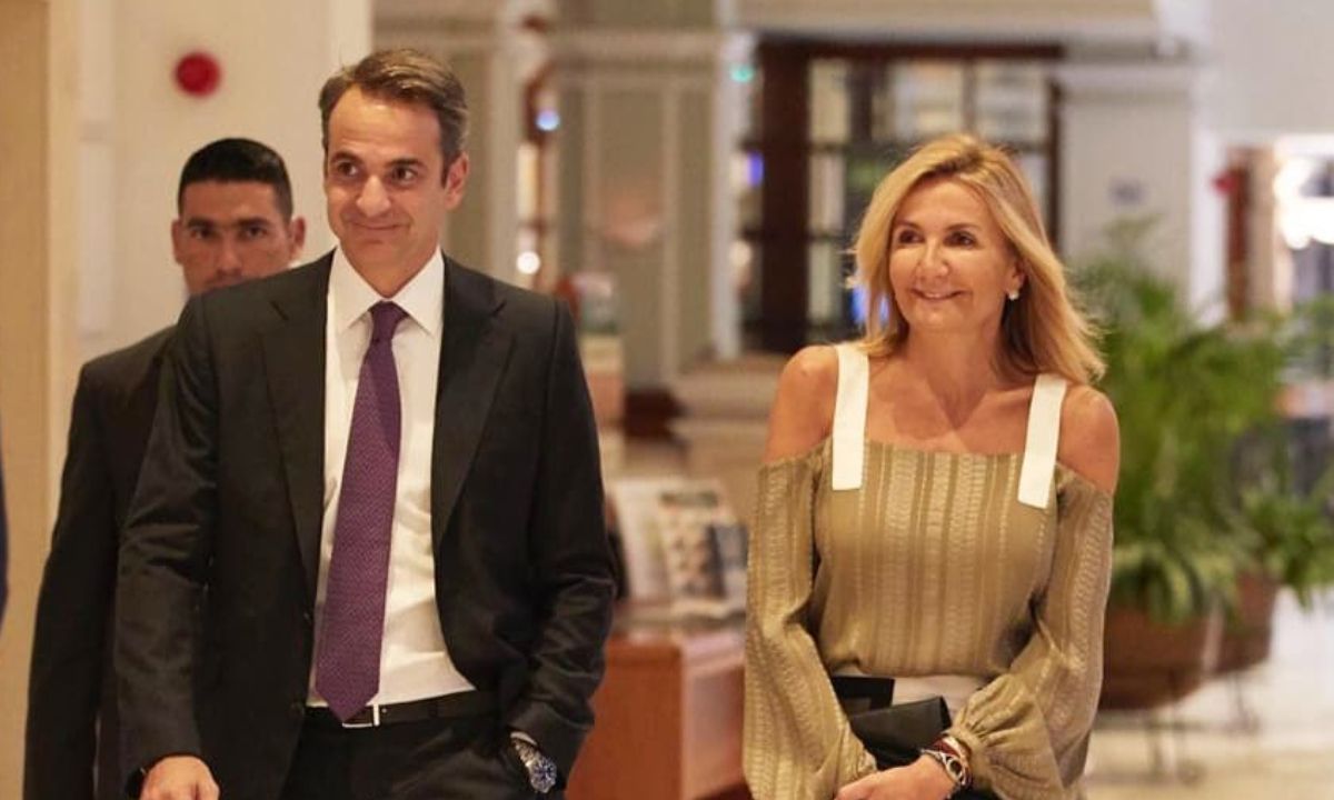 Μαρέβα Μητσοτάκη: Το κίτρινο φόρεμα που επέλεξε είναι η επιτομή της κομψότητας