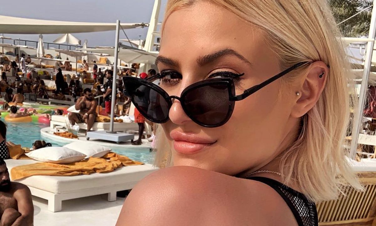 Η Λάουρα Νάργες είχε γενέθλια και «το ‘καψε» μέχρι το πρωί στα μπουζούκια (+video)