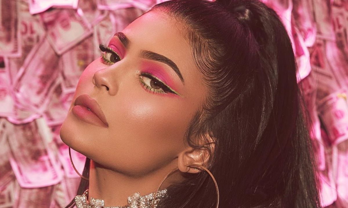 Here Comes the Bride! Η Kylie Jenner ετοιμάζει τον γάμο της μαζί με τα γενέθλιά της; (+photo)