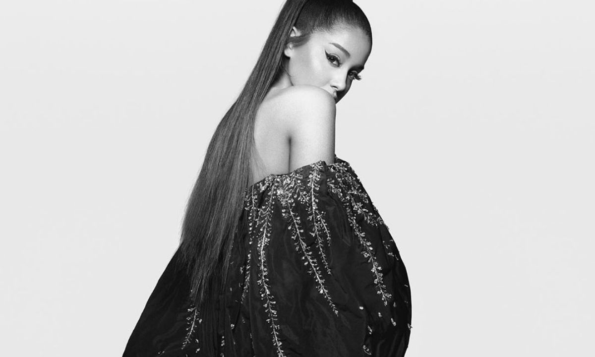 Απίστευτο! Η Ariana Grande άλλαξε τα μαλλιά της και μοιάζει σαν να βγήκε από παραμύθι