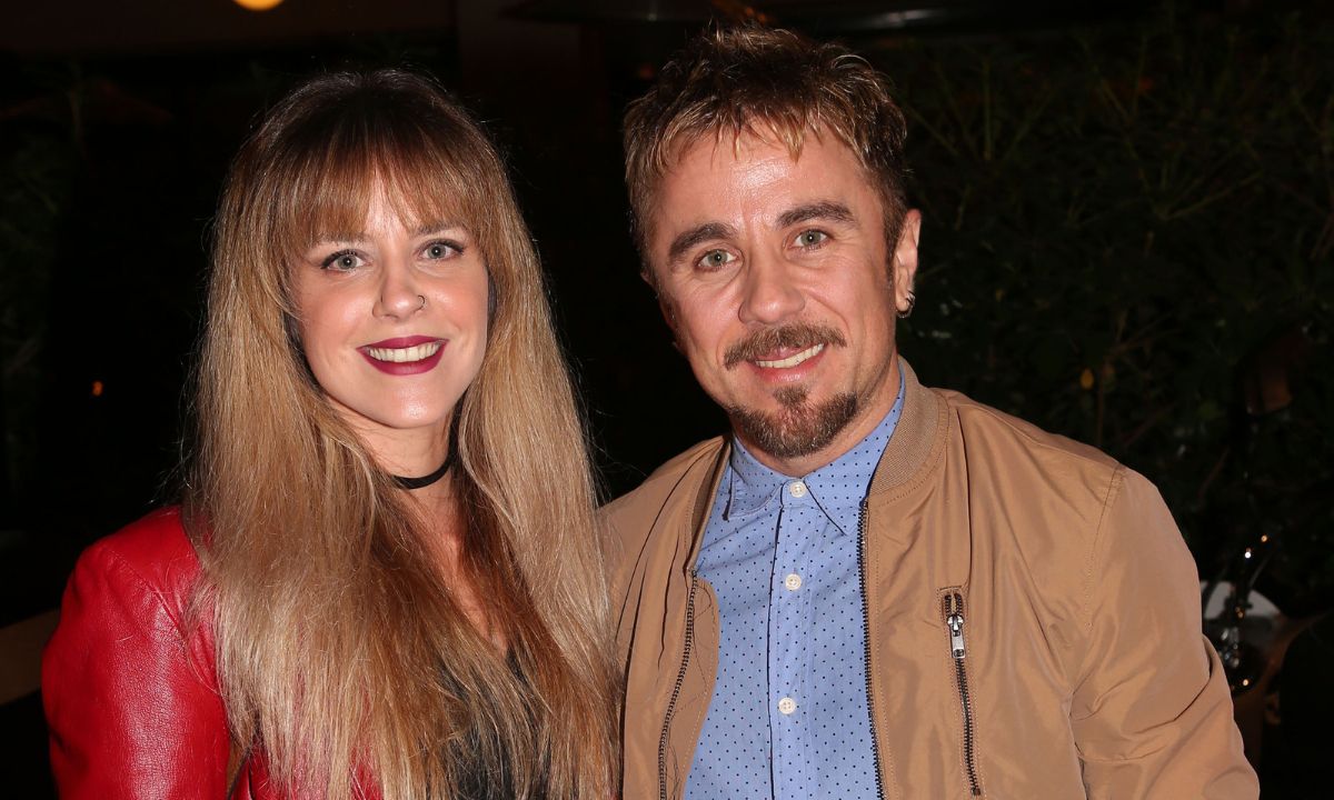 Το κορίτσι του Θανάση Τσαλταμπάση είναι πολύ hot και πρέπει να το δεις με μαγιό! (Photos)