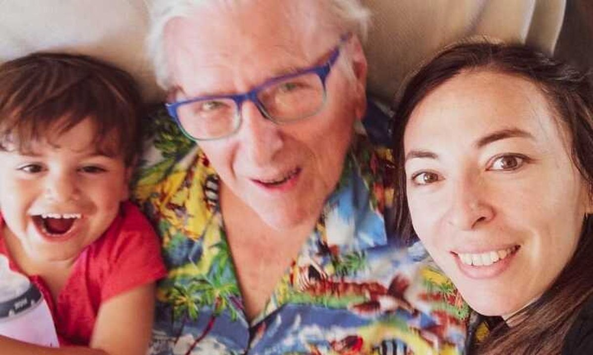 Αλίκη Κατσαβού: Η απίστευτη φωτογραφία του Φοίβου από την παραλία και το μήνυμά της (photos)