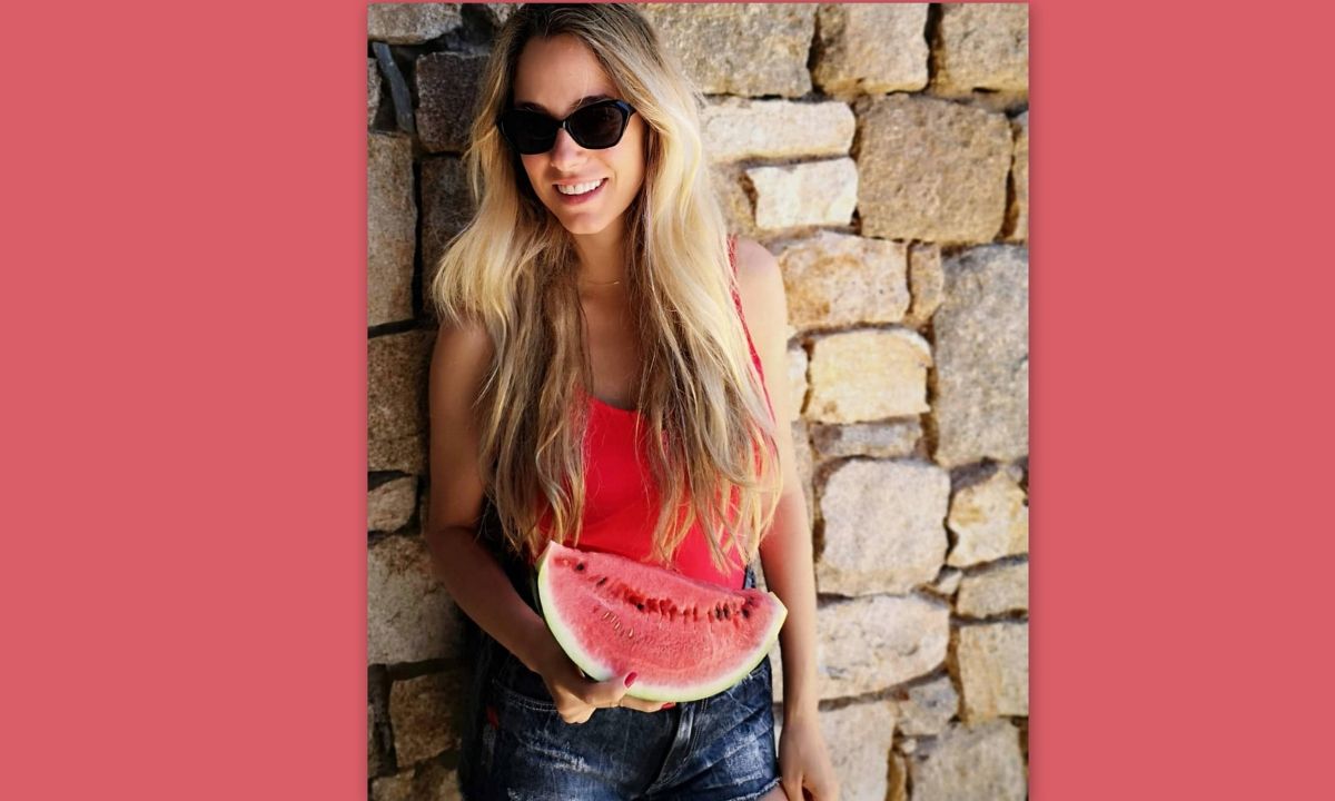 Δούκισσα Νομικού: Ποζάρει με μαγιό στον όγδοο μήνα της εγκυμοσύνης της και μας αφήνει άφωνους!