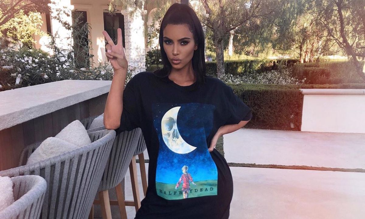 Πριν από 12 ώρες η Kim Kardashian ανέβασε για πρώτη φορά αυτή τη φωτογραφία...