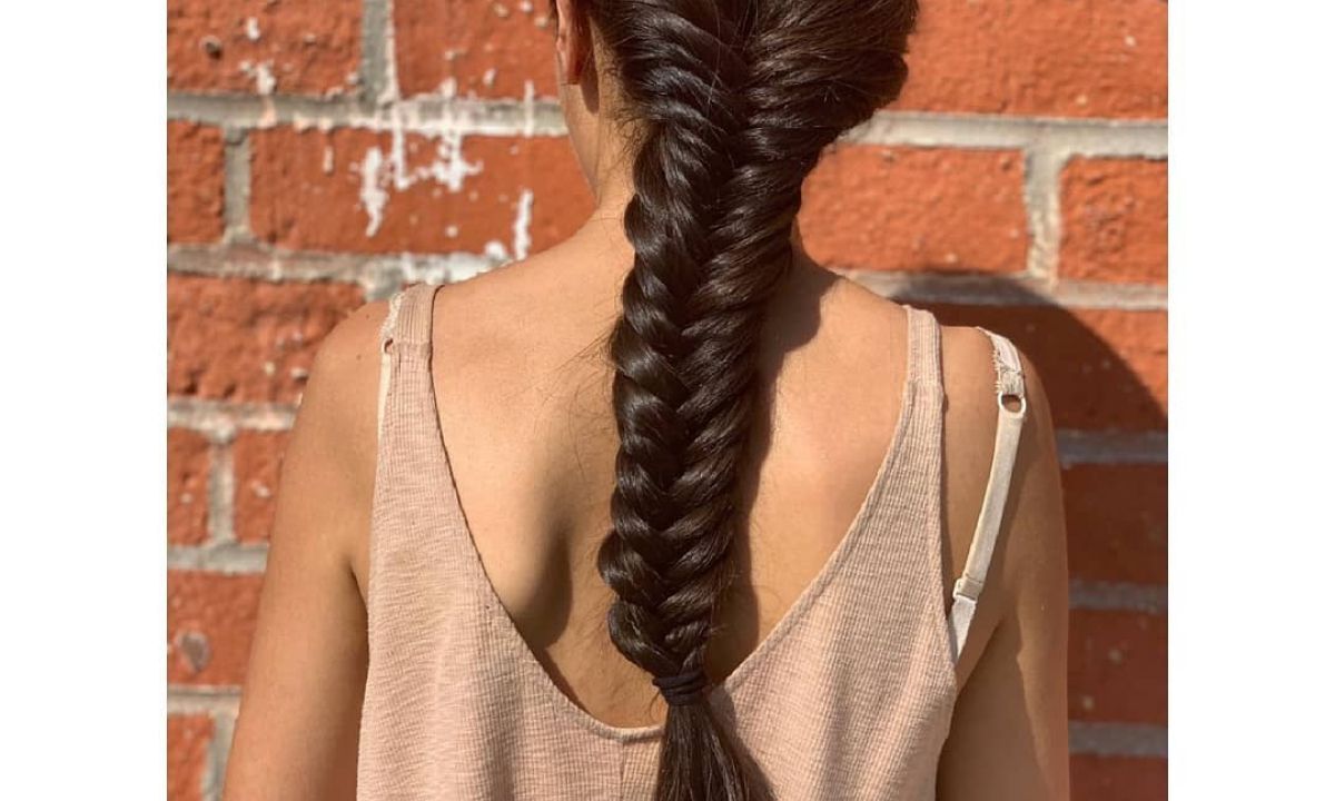 How to: Έτσι θα κάνεις μόνη σου πλεξούδα ψαροκόκαλο (video)