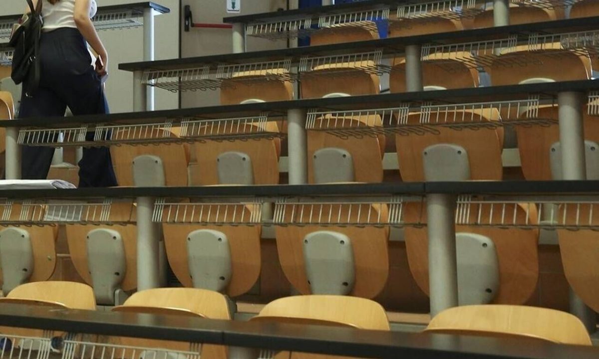 Φοιτητικό επίδομα ΙΚΥ: Θέμα ημερών οι αιτήσεις για το βοήθημα των 380 ευρώ