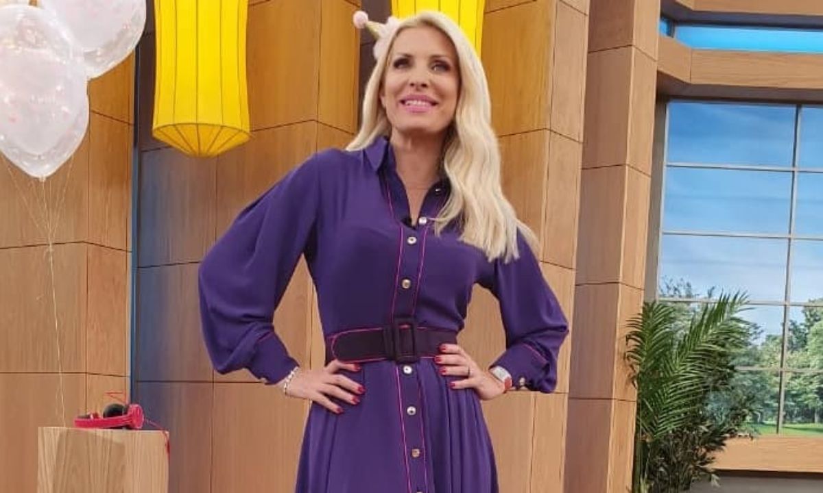 Βρήκαμε το φόρεμα αυτό της Ελένης Μενεγάκη. Δες πώς μπορείς να το κάνεις δικό σου