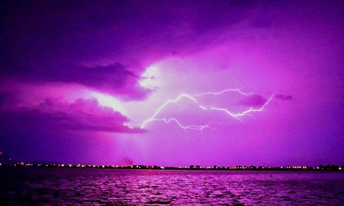 Έκτακτο δελτίο καιρού: Σφοδρή κακοκαιρία την Παρασκευή - Πού θα είναι έντονα τα φαινόμενα (pics)