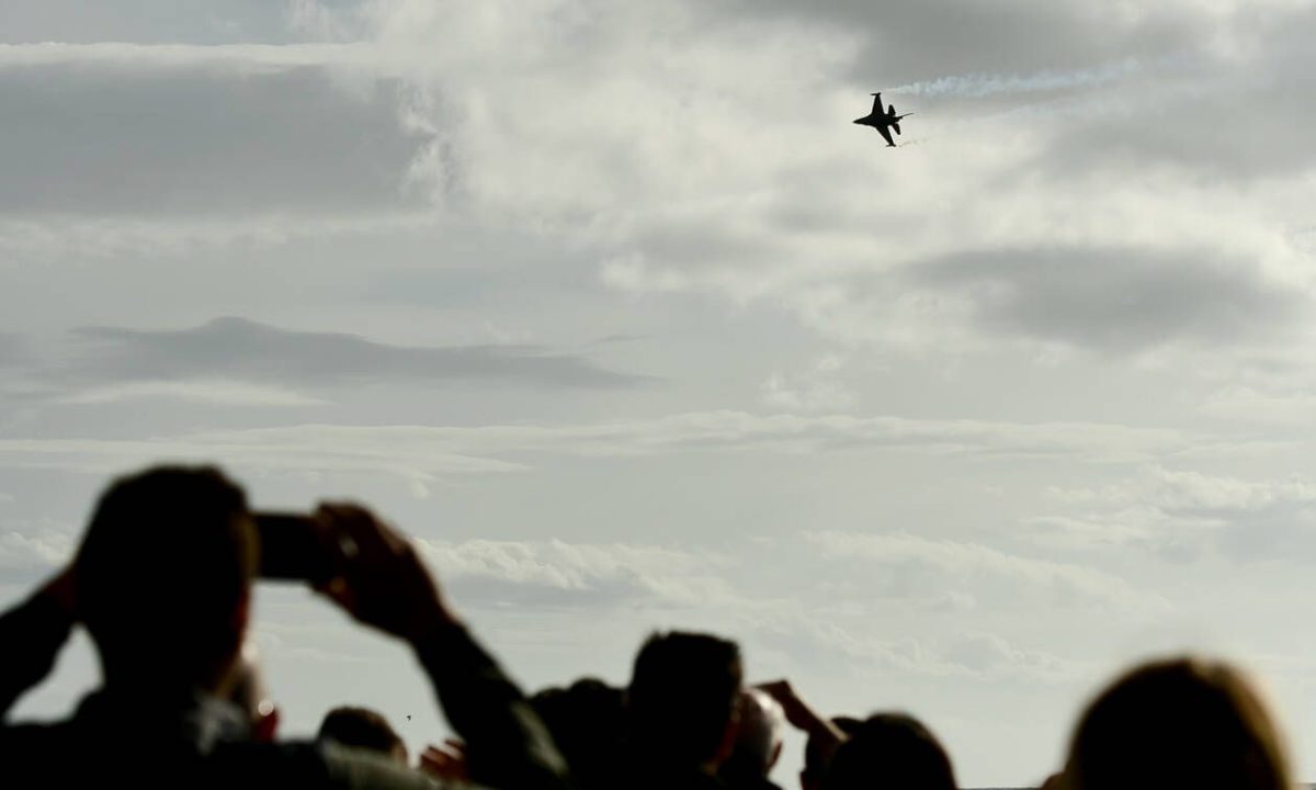 Μαχητικά αεροσκάφη: Γιατί πετούν πάνω από την Αθήνα; Δείτε την απάντηση