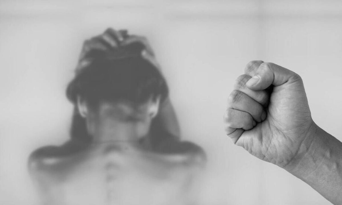 Φρίκη: Την είχαν κλειδωμένη, χωρίς φαγητό και της έριχναν καυτό λάδι (pics - vid)