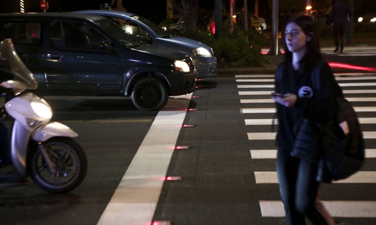 Αυτή είναι η πρώτη «έξυπνη» διάβαση πεζών στην περιφέρεια Αττικής