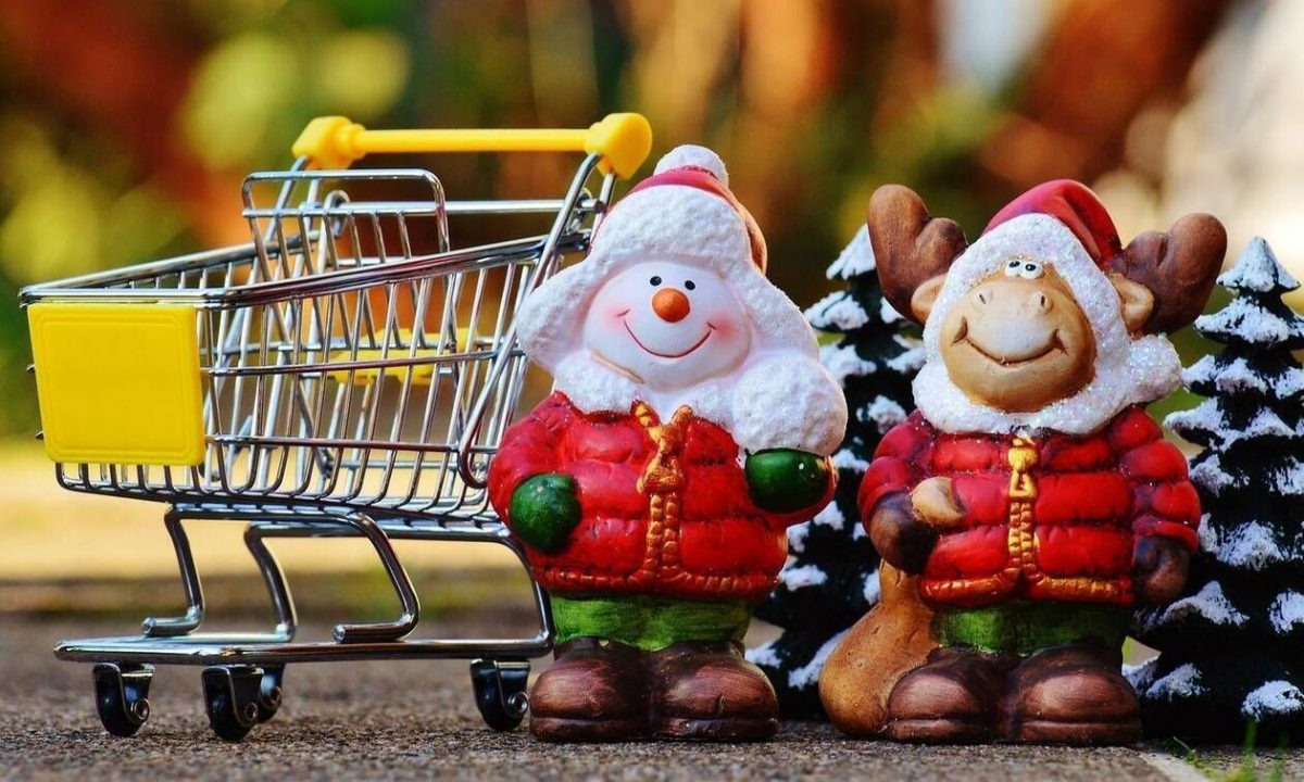 Εορταστικό ωράριο: Αναλυτικά το πρόγραμμα - Τι ώρα κλείνουν σήμερα τα καταστήματα