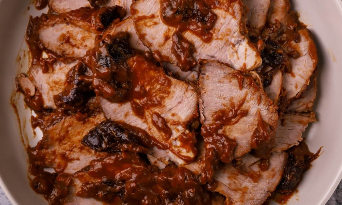 Συνταγή για πεντανόστιμο μοσχάρι με δαμάσκηνα