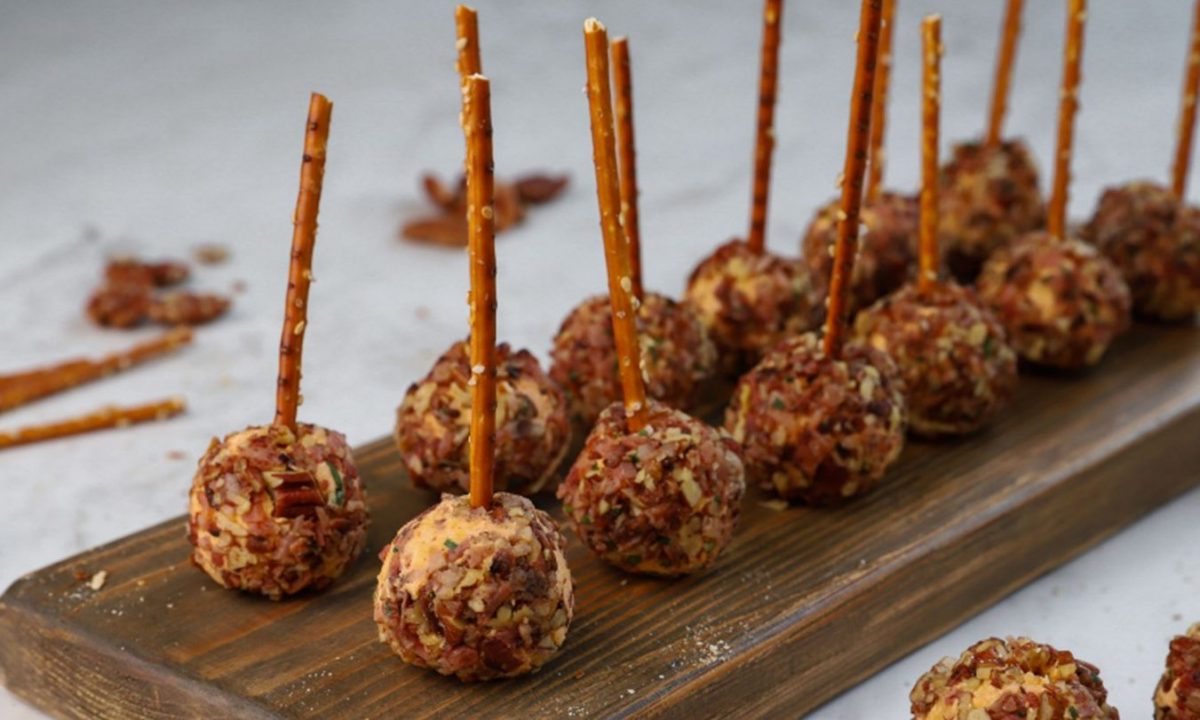 Τυρομπαλάκια με μπέικον - Δείτε πώς μπορείτε να τα φτιάξετε και εσείς