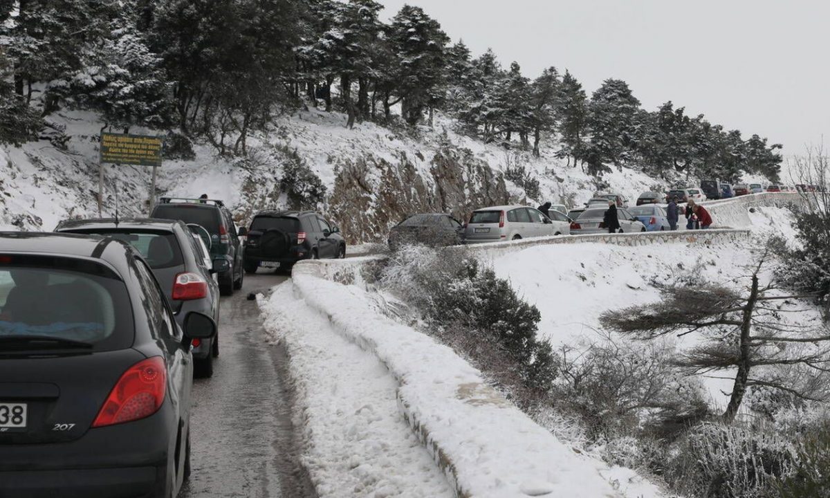 Κακοκαιρία «Ηφαιστίων»: Ποιοι δρόμοι είναι κλειστοί - Πού χρειάζονται αλυσίδες (ΛΙΣΤΑ)