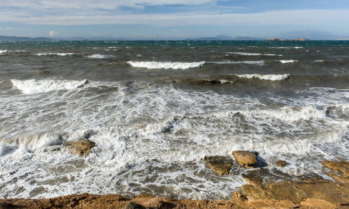 Καιρός: Ισχυρές βροχές και καταιγίδες - Θυελλώδεις άνεμοι στο Αιγαίο