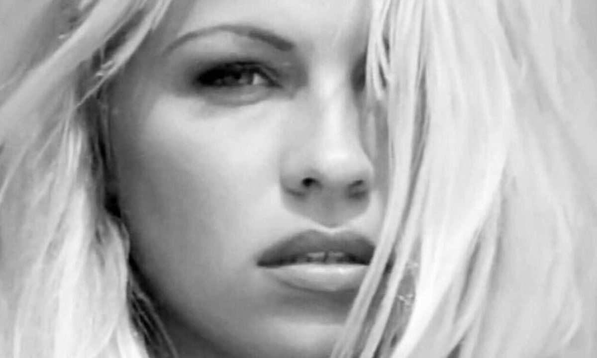 Παντρεύτηκε για πέμπτη φορά η Πάμελα Άντερσον – Αυτός είναι ο νέος της σύζυγος (pics)